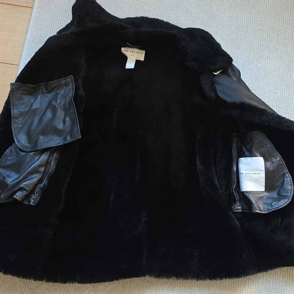 The Arrivals Women's Black Leather And Sherling Jacket,black Size Medium - Picture 7 of 8